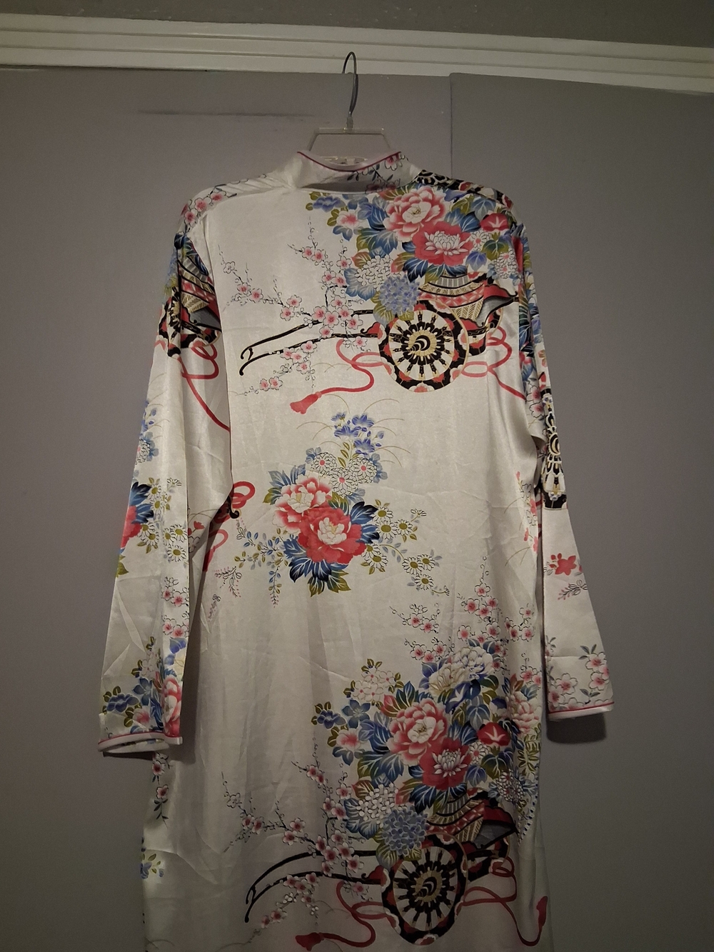 SHANG HAI CITY- Ivory Floral Satin Long Robe with Mandarin Collar - Picture 5 of 10